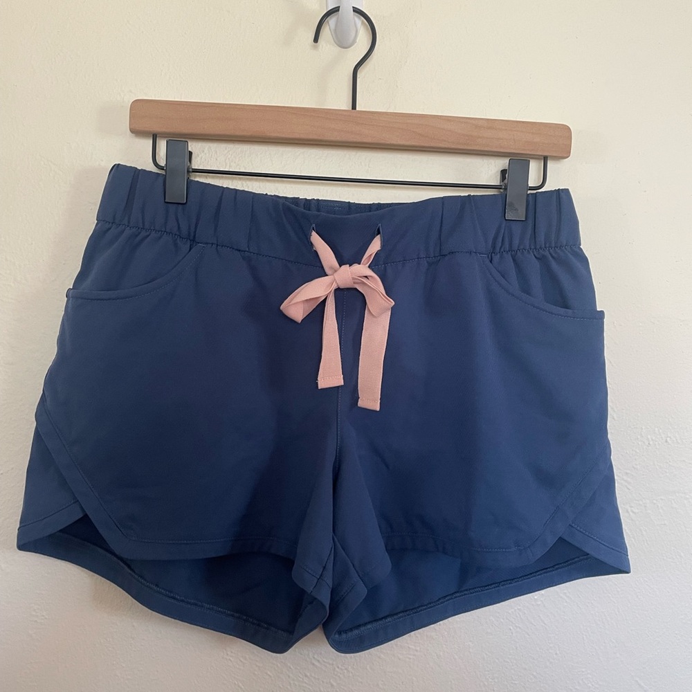Pearl Izumi Women's Athletic Shorts in Blue with Pink Accent